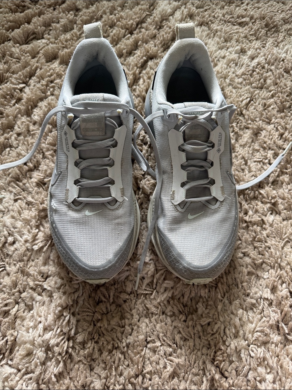 Nike Youth Light Gray and White Low-Top Running Shoes